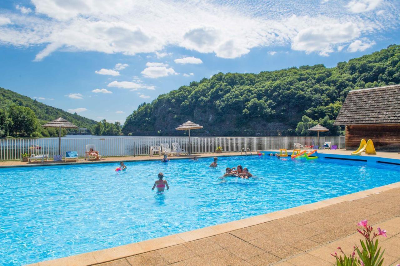 Camping Le Chateau Du Gibanel Saint-Martial-Entraygues Экстерьер фото