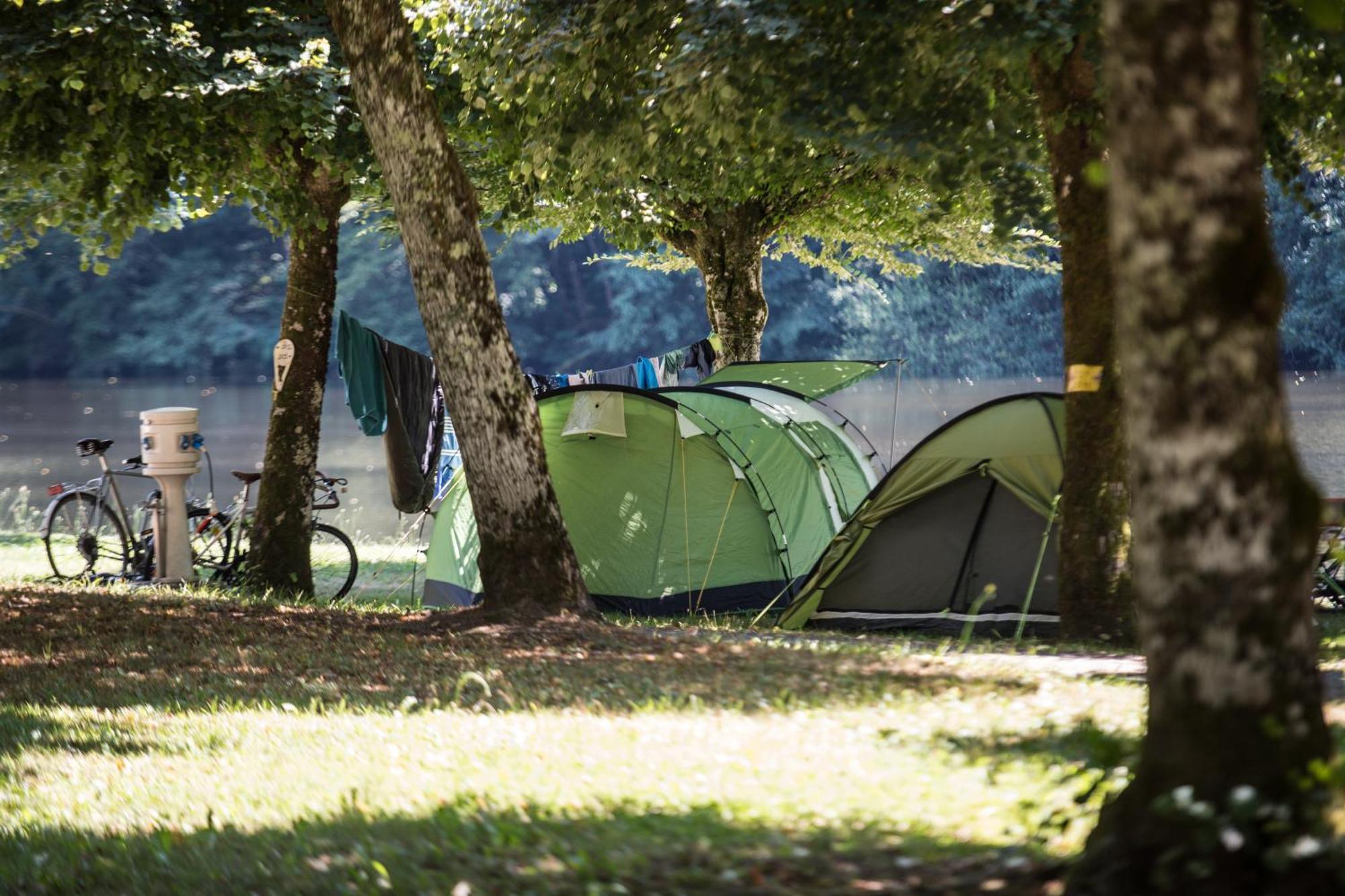 Camping Le Chateau Du Gibanel Saint-Martial-Entraygues Экстерьер фото