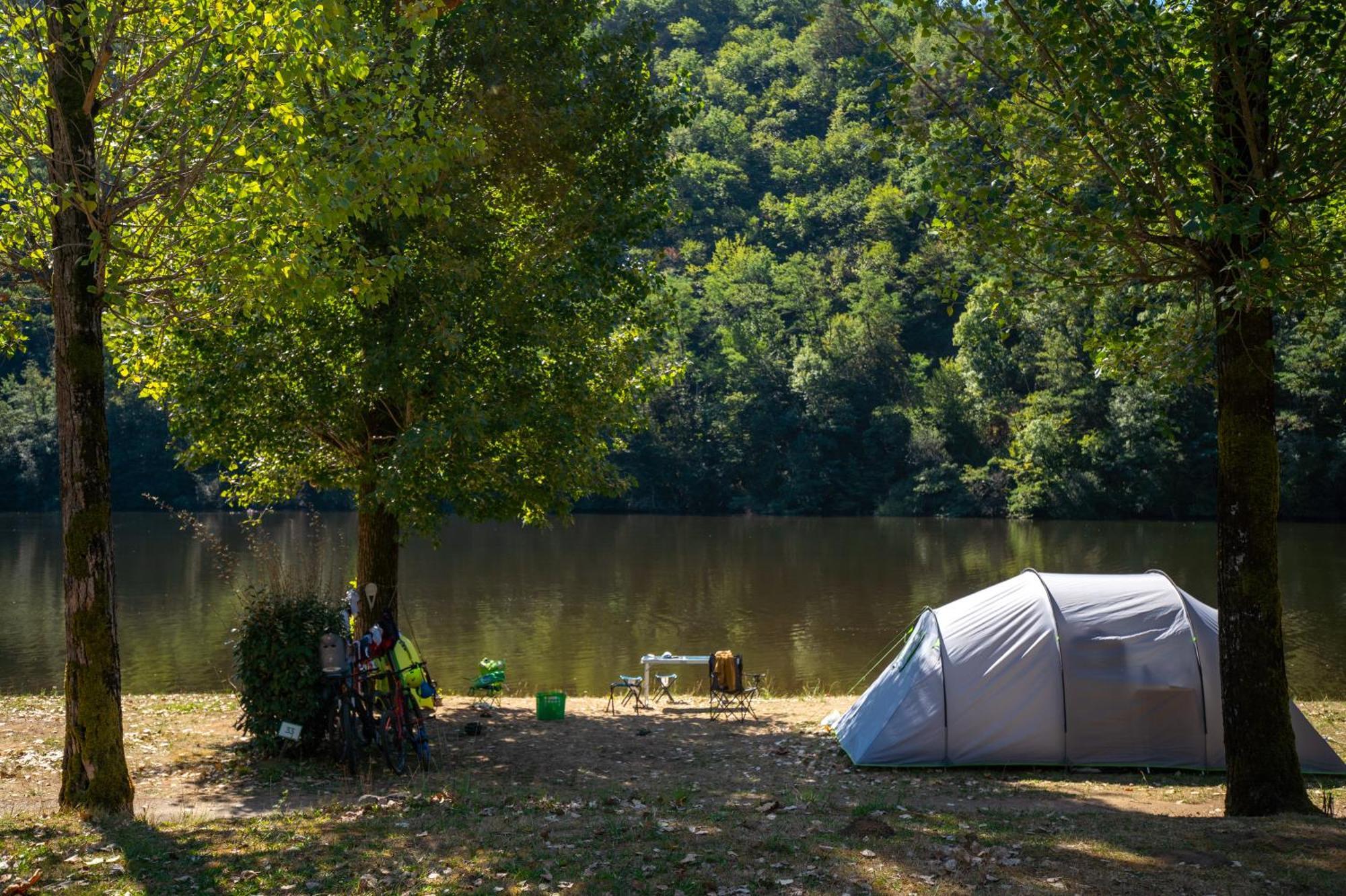 Camping Le Chateau Du Gibanel Saint-Martial-Entraygues Экстерьер фото