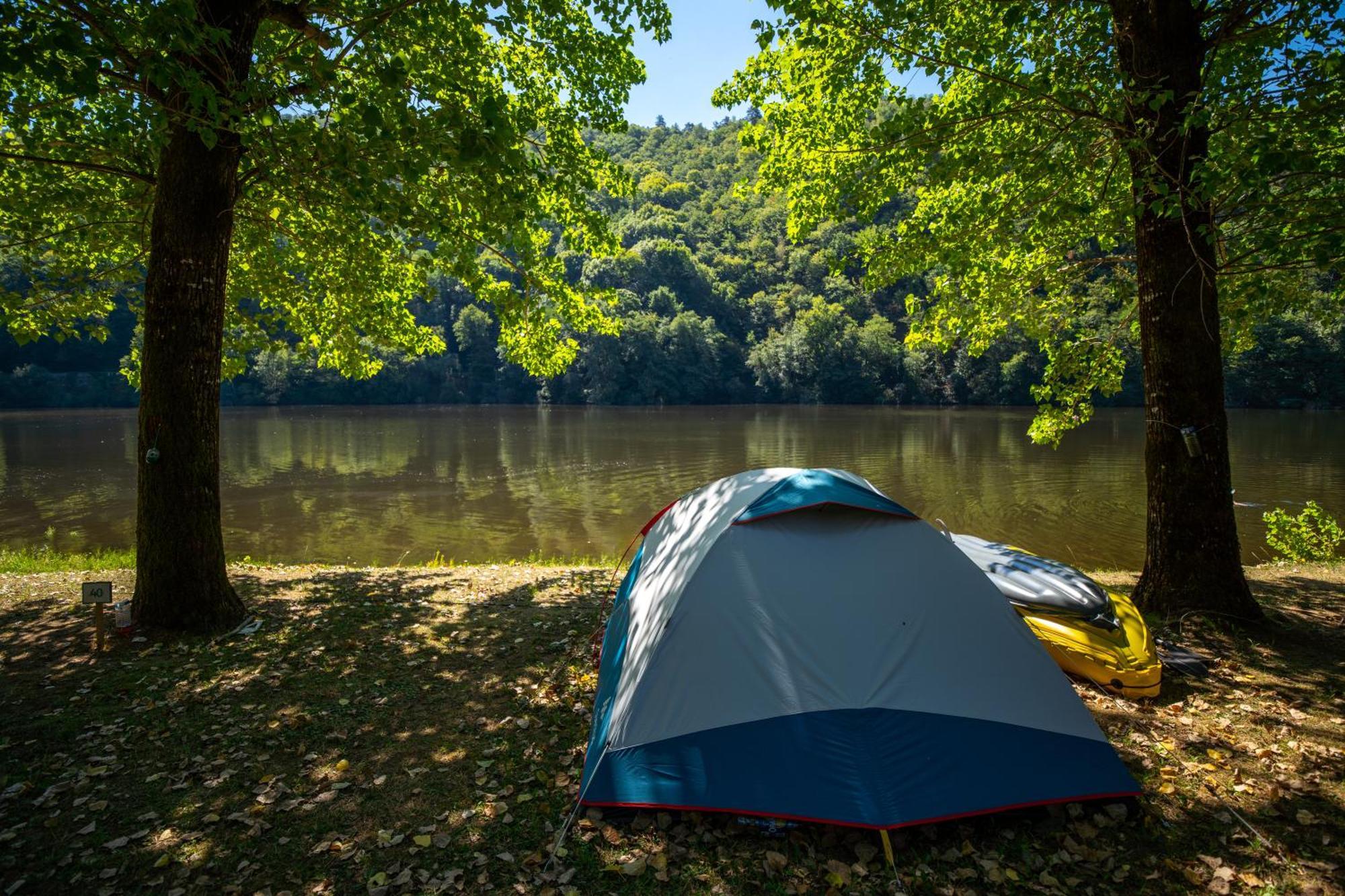 Camping Le Chateau Du Gibanel Saint-Martial-Entraygues Экстерьер фото